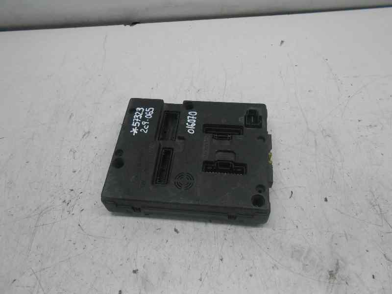 CAJA RELES / FUSIBLES RENAULT MEGANE I CLASSIC (LA0) 1.6 (90 CV) 5 velocidades
