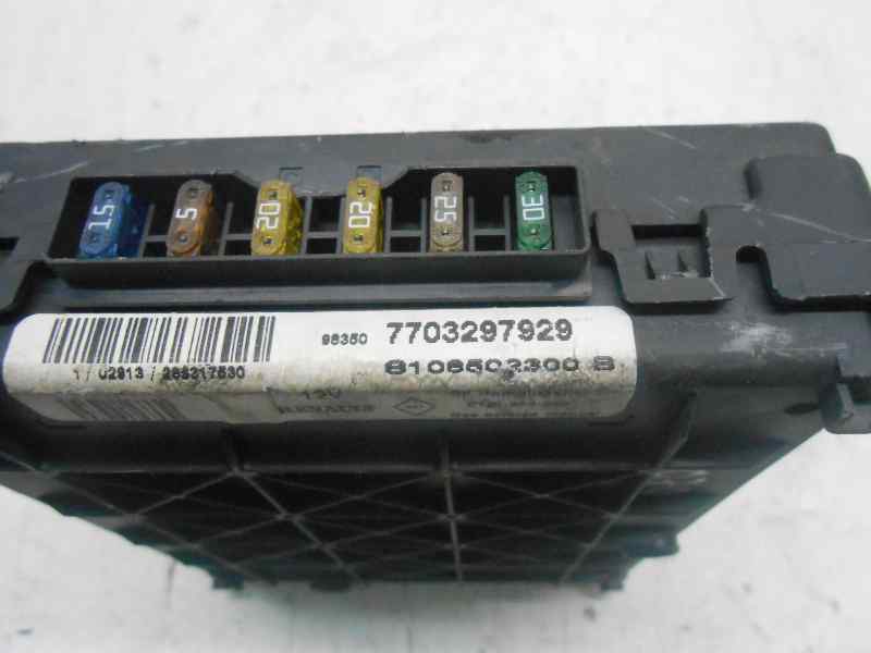 CAJA RELES / FUSIBLES RENAULT MEGANE I CLASSIC (LA0) 1.6 (90 CV) 5 velocidades