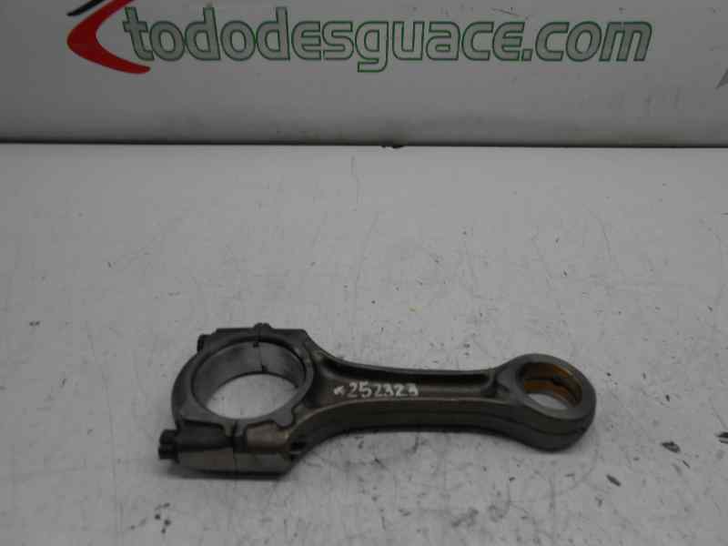 BIELA TOYOTA RAV 4 (A2) 2.0 D-4D Executive 4X4 (2003->)