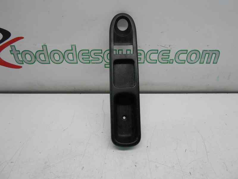 CARCASA DELANTERO IZQUIERDO DE MANDO ELEVALUNAS PEUGEOT 207 Confort