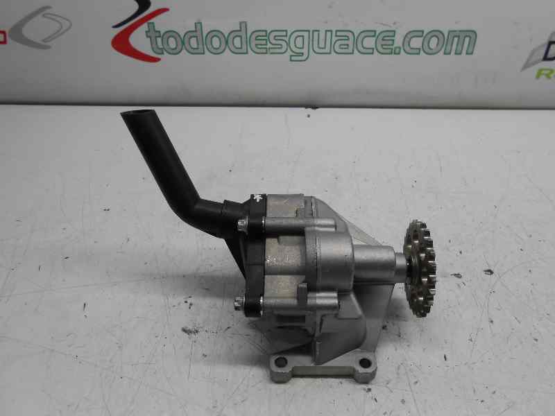 BOMBA ACEITE MERCEDES VITO (W638) CAJA CERRADA *