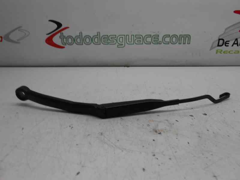 BRAZO LIMPIA DELANTERO DERECHO NISSAN PRIMERA BERLINA (P11) Básico
