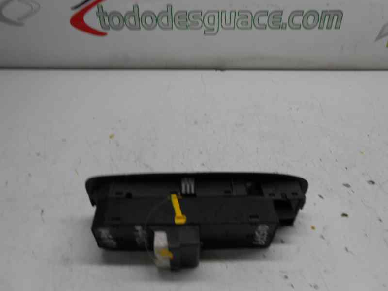 MANDO ELEVALUNAS DELANTERO IZQUIERDO HYUNDAI ACCENT (LC) 1.3 12V CAT