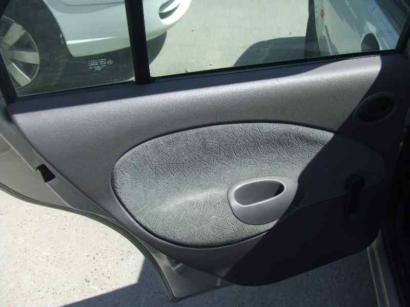 FORD FIESTA BERLINA Ghia Motor 1,25 Ltr. - 55 kW 16V CAT
