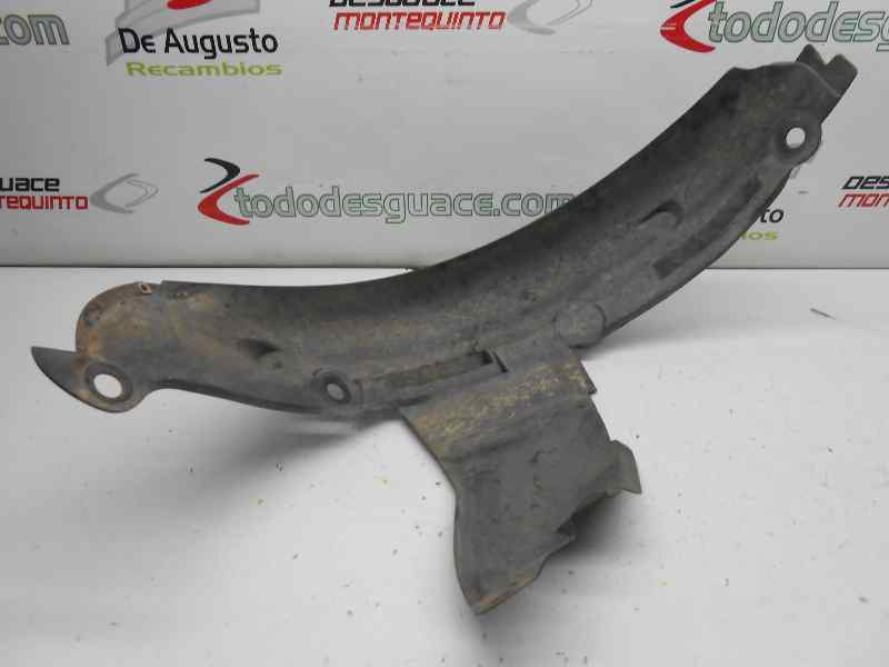 PLASTICO PASO RUEDA DELANTERO DERECHO RENAULT CLIO II FASE I (B/CBO) 1.2