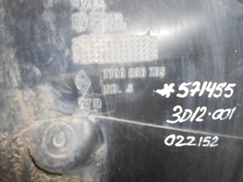 PLASTICO PASO RUEDA DELANTERO DERECHO RENAULT CLIO II FASE I (B/CBO) 1.2