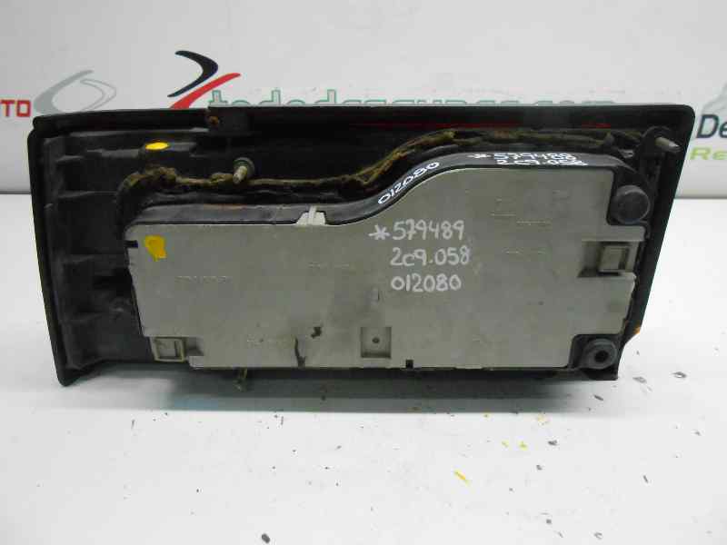 PILOTO TRASERO DERECHO NISSAN BLUEBIRD BERLINA (T12/72) Grand Prix KAT
