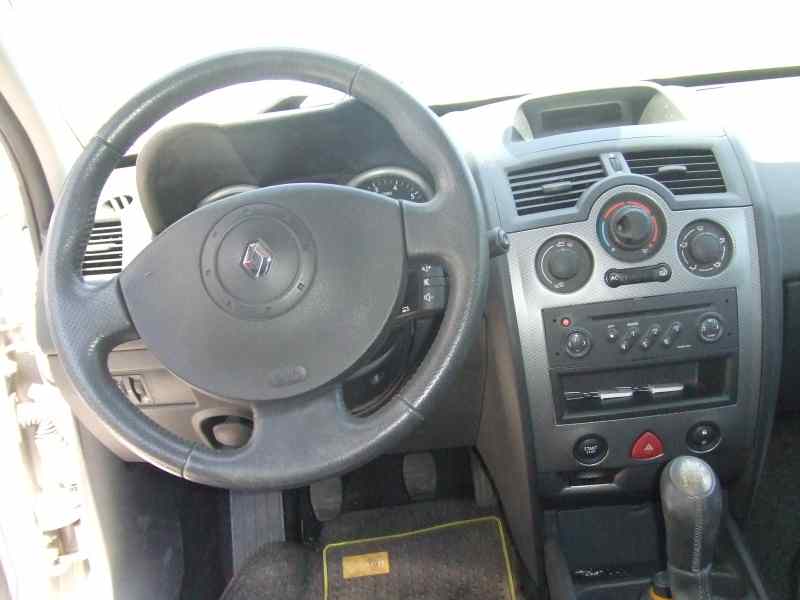 RENAULT MEGANE II BERLINA 5P Authentique Motor 1,4 Ltr. - 72 kW 16V