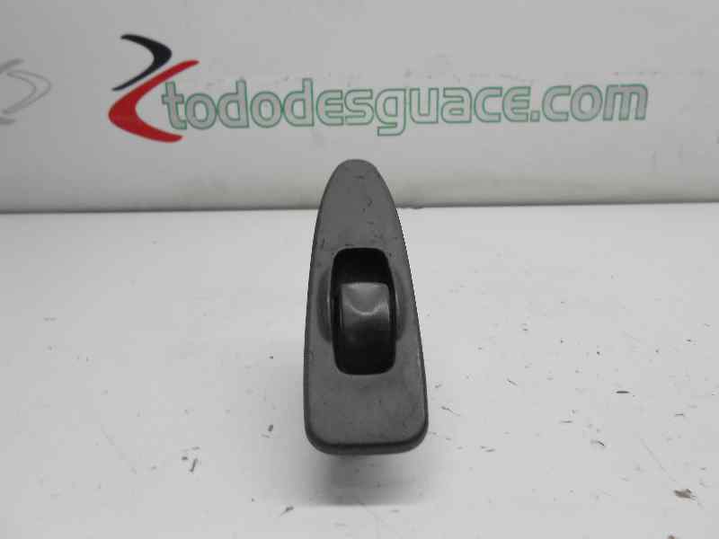 MANDO ELEVALUNAS DELANTERO DERECHO MITSUBISHI CARISMA BERLINA 5 (DA0) 1900 DI-D Avance