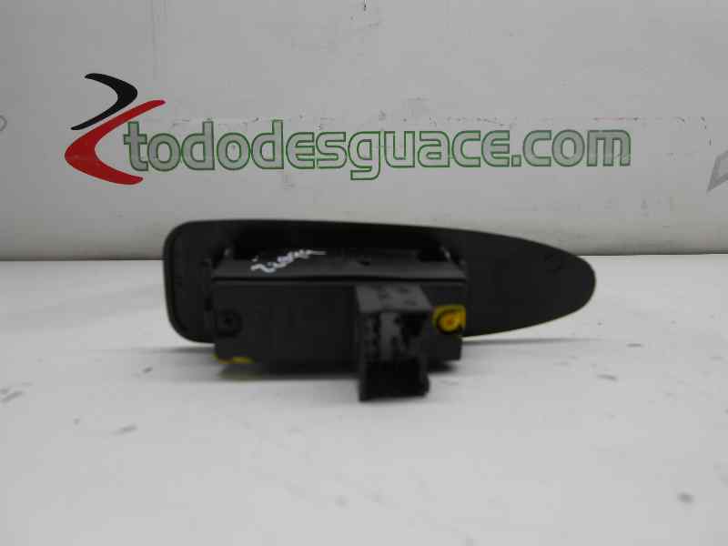 MANDO ELEVALUNAS DELANTERO DERECHO MITSUBISHI CARISMA BERLINA 5 (DA0) 1900 DI-D Avance