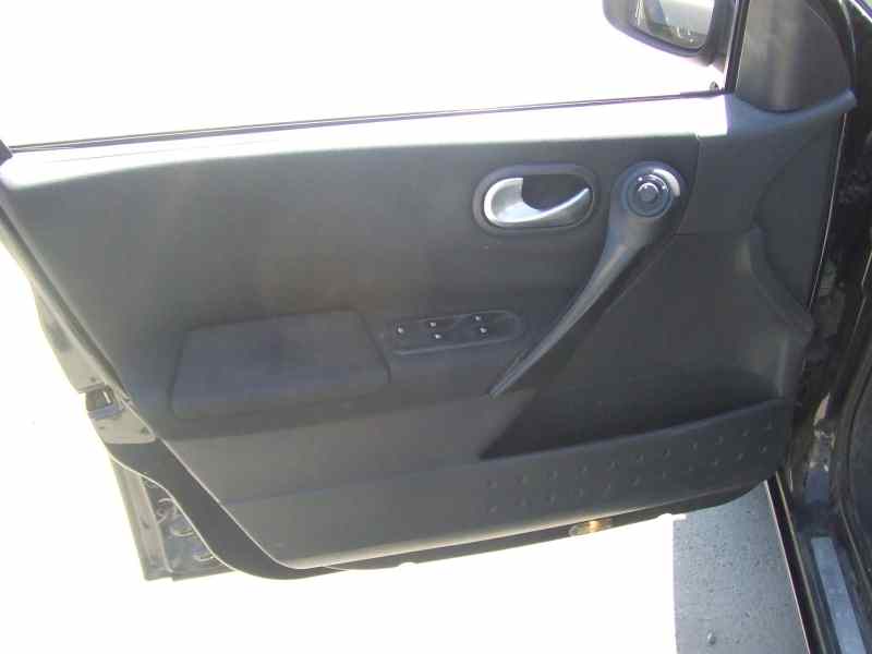 RENAULT MEGANE II BERLINA 5P Confort Authentique Motor 1,6 Ltr. - 82 kW 16V