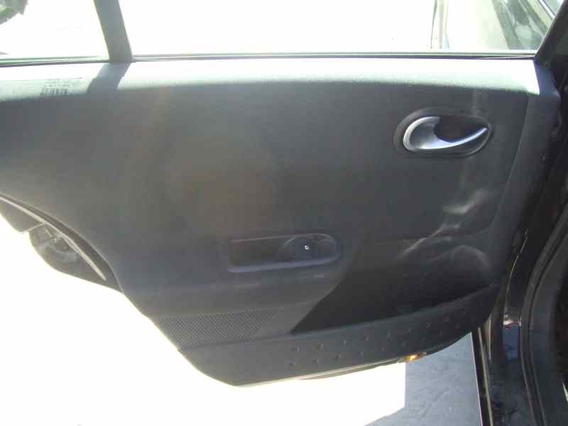 RENAULT MEGANE II BERLINA 5P Confort Authentique Motor 1,6 Ltr. - 82 kW 16V