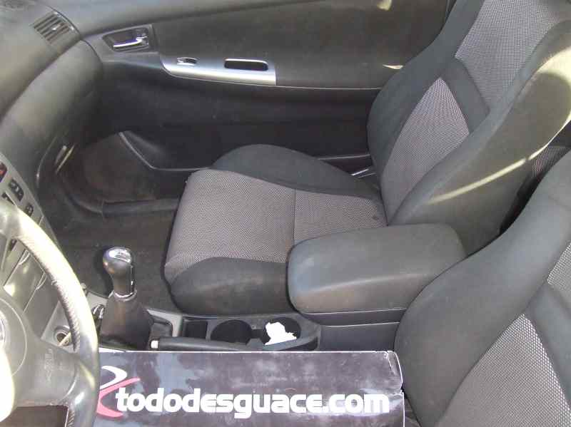 TOYOTA COROLLA (E12) 1.4 D-4D Luna Compact Motor 1,4 Ltr. - 66 kW Turbodiesel CAT