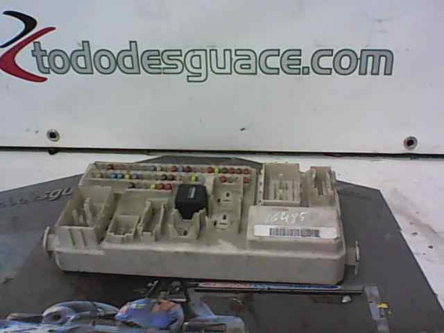 CAJA RELES / FUSIBLES FORD FOCUS BERLINA (CAP) Ambiente (D)