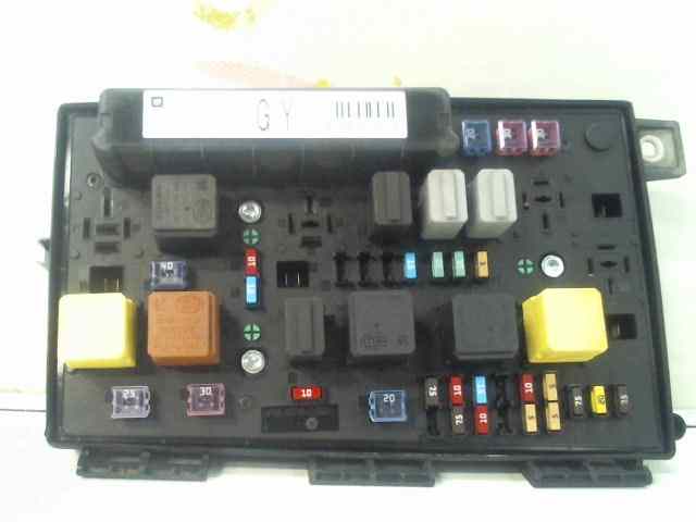 CAJA RELES / FUSIBLES OPEL ASTRA GTC "111 Years"