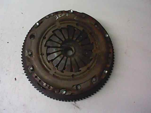 KIT EMBRAGUE TOYOTA COROLLA (E11) *