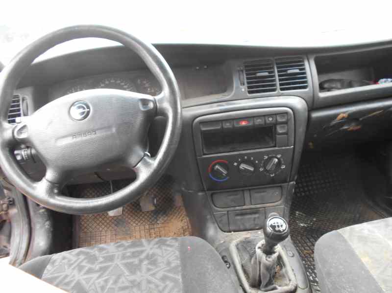 OPEL VECTRA B BERLINA Básico (1999->) Motor 2,0 Ltr. - 74 kW DTI