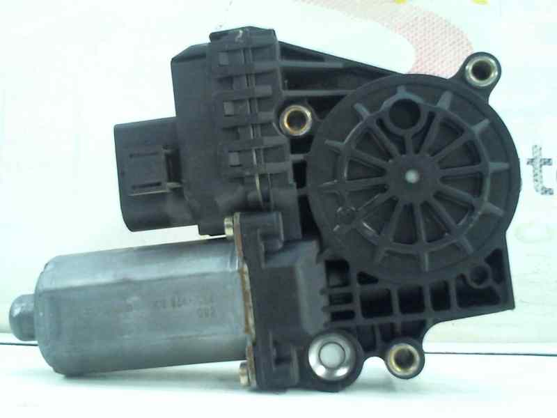 MOTOR ELEVALUNAS DELANTERO DERECHO AUDI ALLROAD QUATTRO (4B5) 2.5 V6 24V TDI