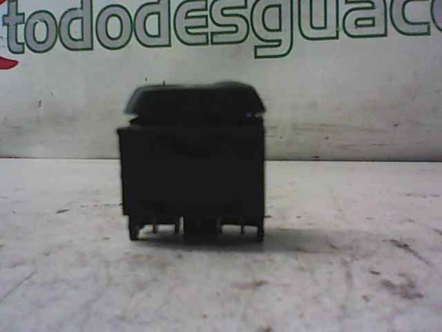 MANDO ELEVALUNAS DELANTERO DERECHO CITROEN BERLINGO 1.9 Diesel
