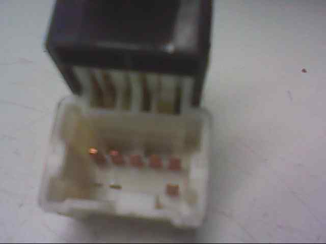 MANDO ELEVALUNAS DELANTERO DERECHO NISSAN ALMERA (N16/E) Acenta
