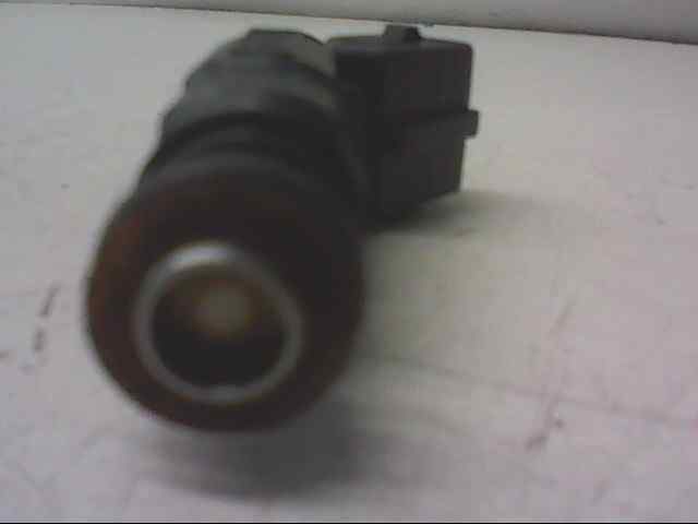 INYECTOR SEAT CORDOBA BERLINA (6K2) Stella
