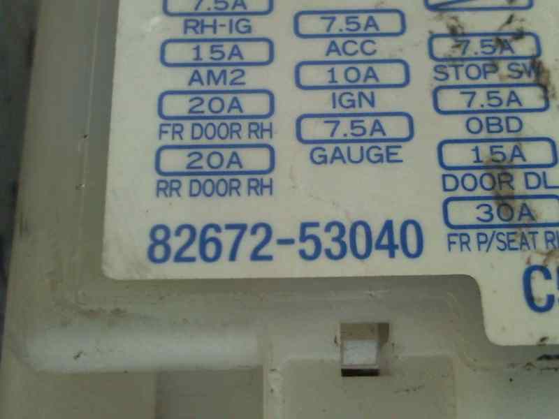 CAJA RELES / FUSIBLES TOYOTA LEXUS IS 200 (DS2/IS2) 2.2 d