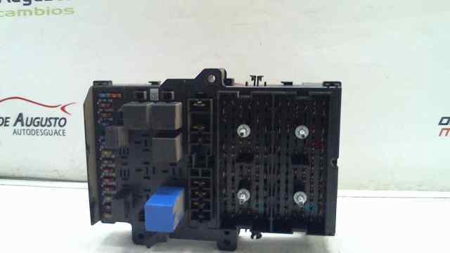 CAJA RELES / FUSIBLES CHRYSLER VOYAGER (GS) 2.4