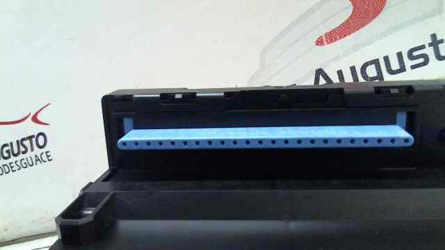 CAJA RELES / FUSIBLES CHRYSLER VOYAGER (GS) 2.4