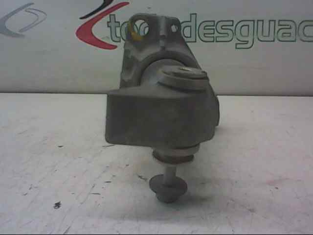 SOPORTE PARAGOLPES DELANTERO DERECHO AUDI A4 BERLINA (8E) 2.0
