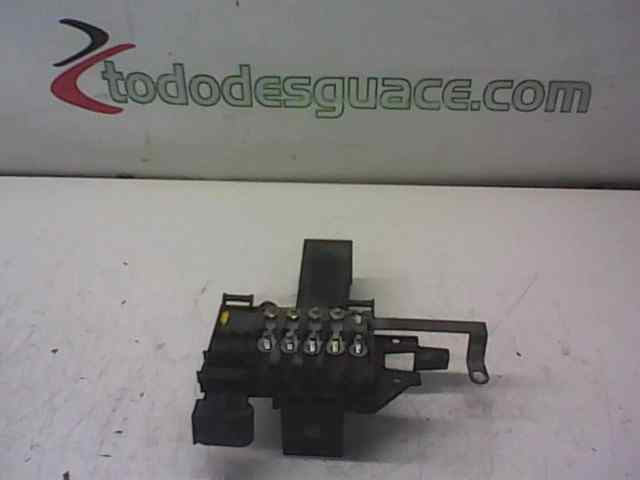 CAJA RELES / FUSIBLES VOLKSWAGEN GOLF IV BERLINA (1J1) 25 Aniversario
