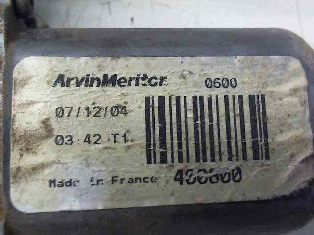 ELEVALUNAS TRASERO DERECHO NISSAN ALMERA TINO (V10M) Acenta