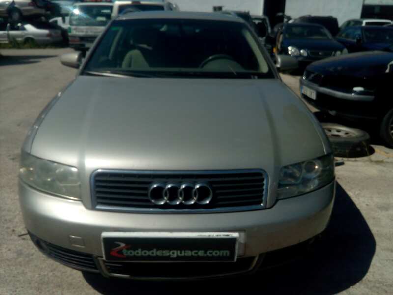 AUDI A4 BERLINA (8E) *