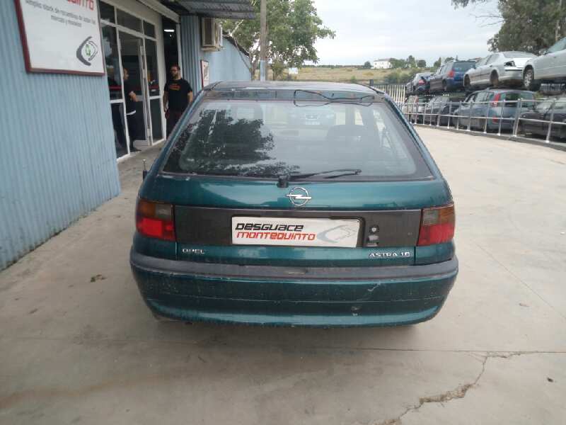 OPEL ASTRA F BERLINA Básico Motor 1,6 Ltr. - 55 kW