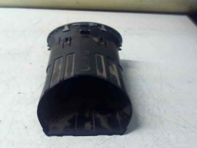 REJILLA AIRE IZQUIERDA FORD FOCUS BERLINA (CAP) Ambiente (D)
