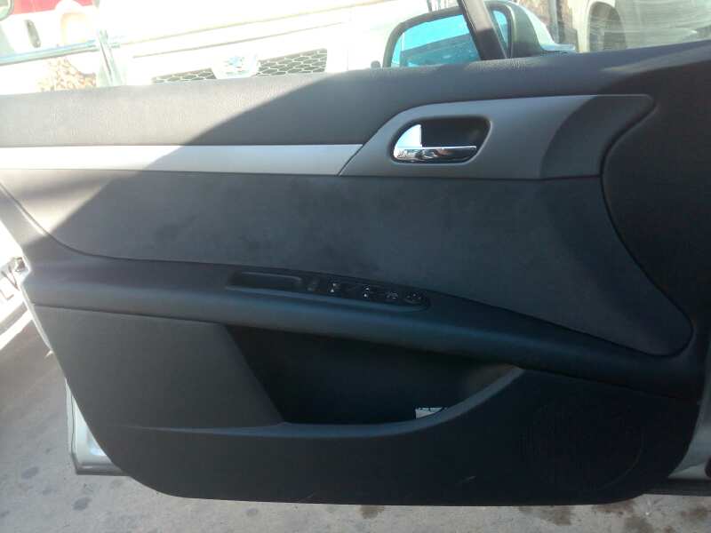 PEUGEOT 407 ST Confort Motor 2,2 Ltr. - 116 kW