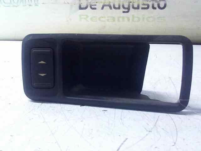 MANDO ELEVALUNAS DELANTERO DERECHO FORD FOCUS BERLINA (CAP) 1.6 16V CAT