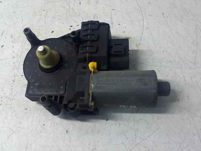 MOTOR ELEVALUNAS DELANTERO DERECHO AUDI A6 AVANT (4B5) 1.9 TDI