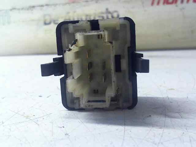 MANDO ELEVALUNAS DELANTERO DERECHO VOLKSWAGEN PASSAT BERLINA (3A2) CL