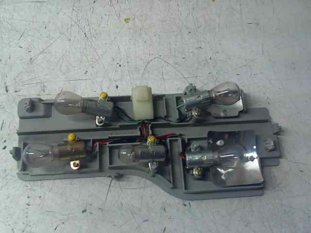 PORTALAMPARAS TRASERO DERECHO NISSAN BLUEBIRD BERLINA (T12/72) Grand Prix KAT