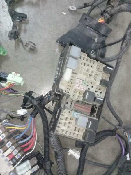 CAJA RELES / FUSIBLES FORD FOCUS LIM. (CB8) Trend