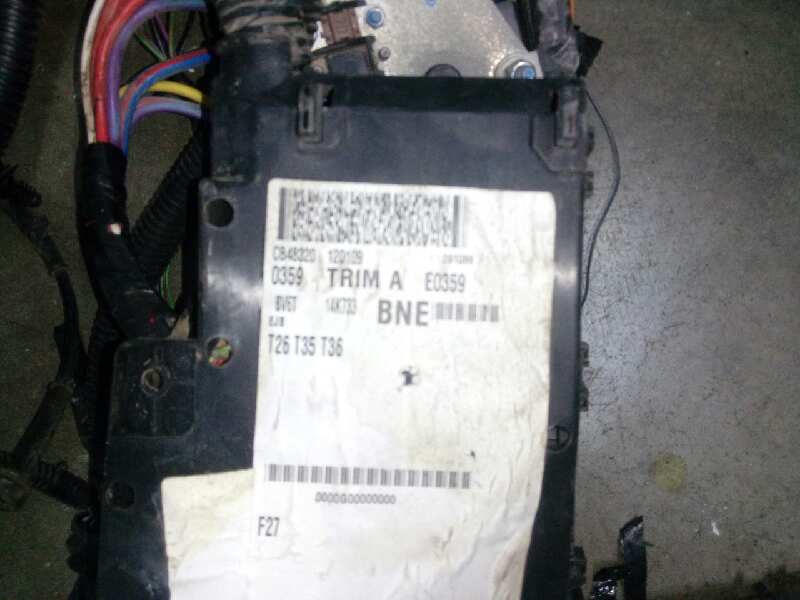 CAJA RELES / FUSIBLES FORD FOCUS LIM. (CB8) Trend