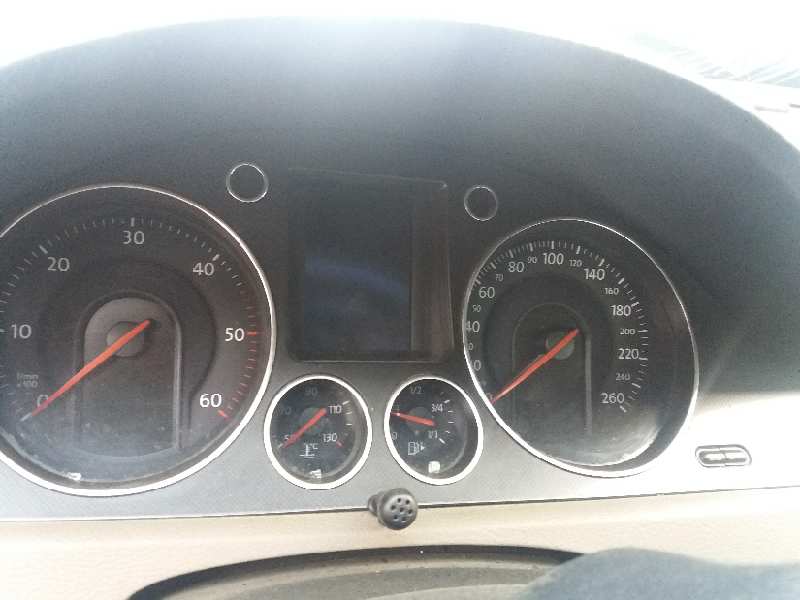 VOLKSWAGEN PASSAT BERLINA (3C2) Edition Motor 2,0 Ltr. - 103 kW TDI