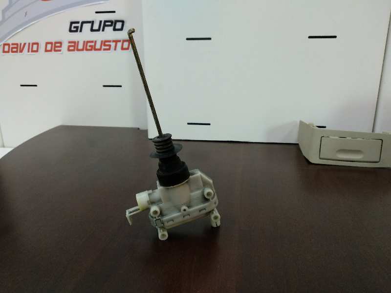 MOTOR CIERRE CENTRALIZADO PORTON MERCEDES CLASE E (W124) FAMILIAR TD-Turbo 300 (124.193)