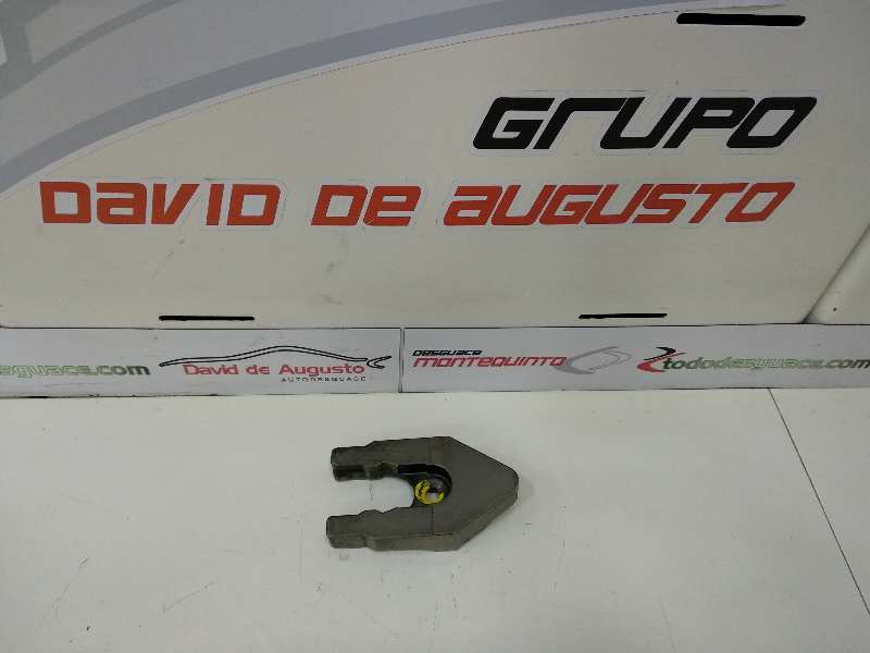SOPORTE INYECTORES NISSAN X-TRAIL (T30) Elegance