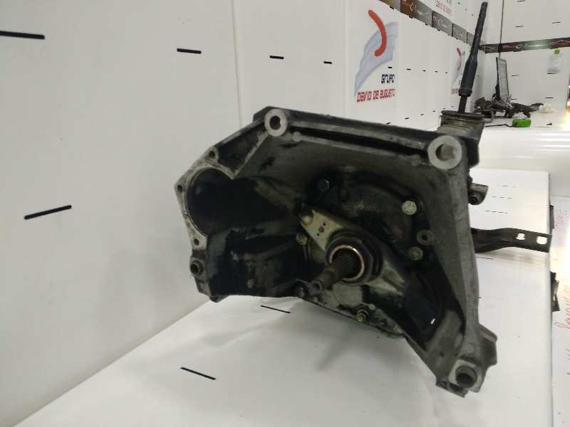 CAJA CAMBIOS SEAT 131 *