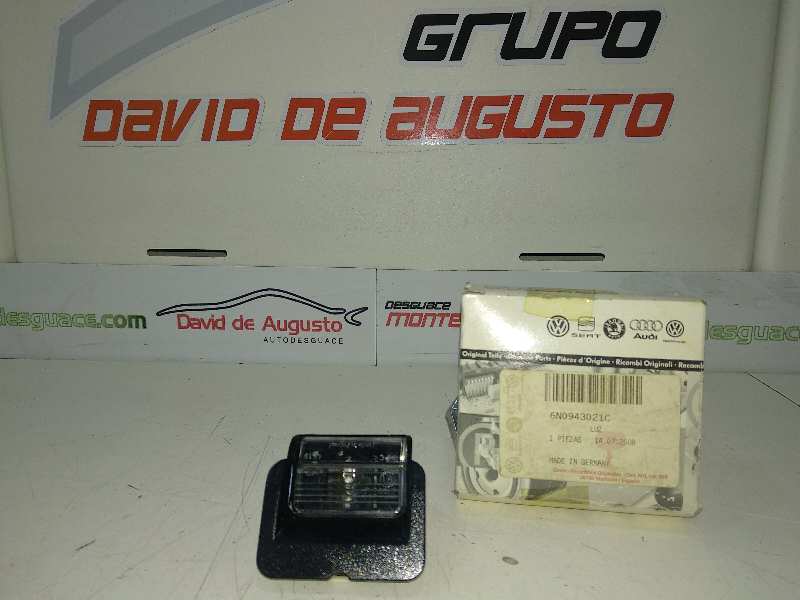 PILOTO MATRICULA SEAT RECAMBIO ORIGINAL ACCESORIOS