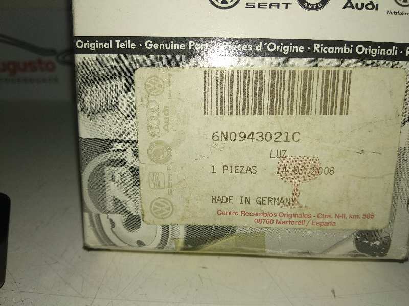 PILOTO MATRICULA SEAT RECAMBIO ORIGINAL ACCESORIOS