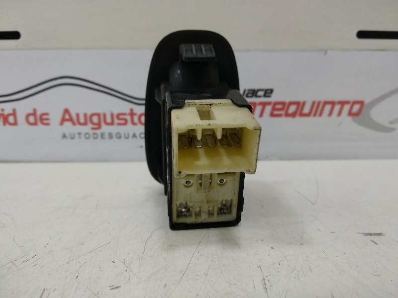 MANDO ELEVALUNAS DELANTERO DERECHO HYUNDAI ACCENT (LC) 1.3 12V CAT