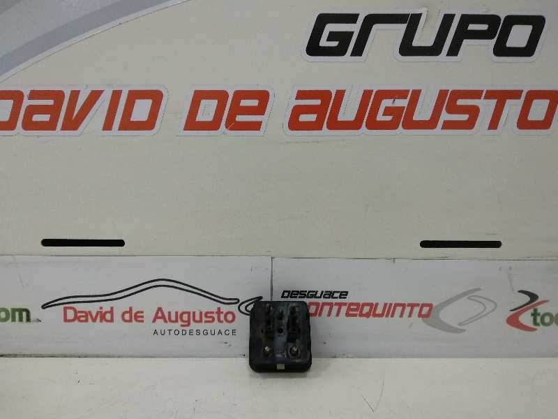 MANDO ELEVALUNAS DELANTERO DERECHO FORD ESCORT BERLINA