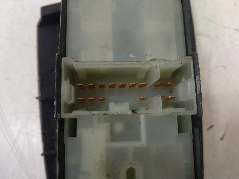 MANDO ELEVALUNAS DELANTERO IZQUIERDO NISSAN ALMERA (N16/E) Ambience